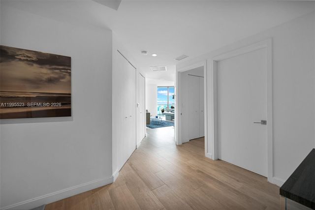 45 SW 9th St 2906, Miami, FL 33130