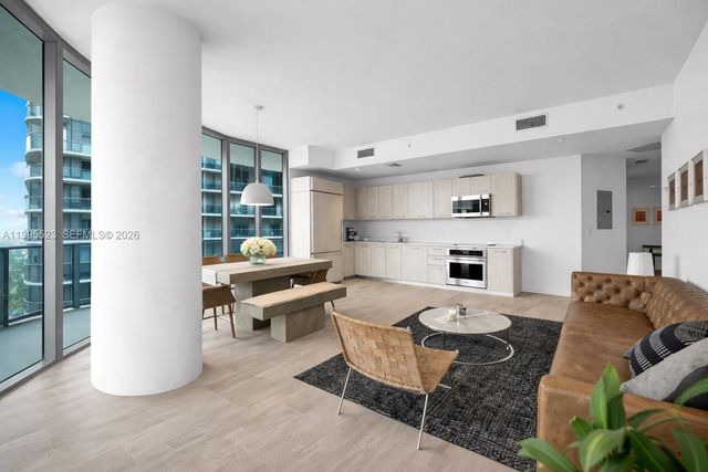 45 SW 9th St 2906, Miami, FL 33130