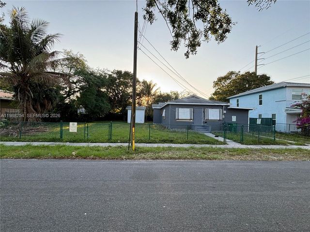 214 SW 1st Ave, Dania Beach, FL 33004