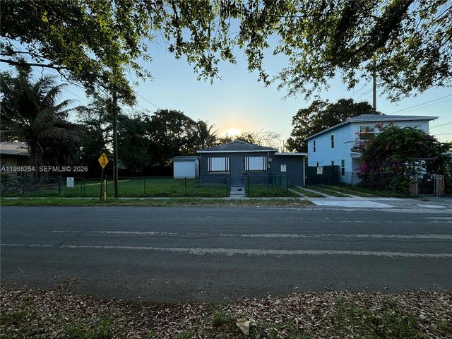 214 SW 1st Ave, Dania Beach, FL 33004