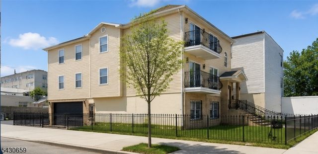 272 Orange St, Newark City, NJ 07103