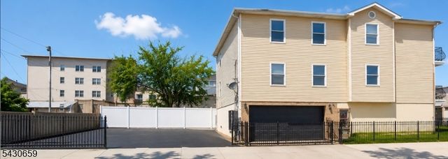 272 Orange St, Newark City, NJ 07103