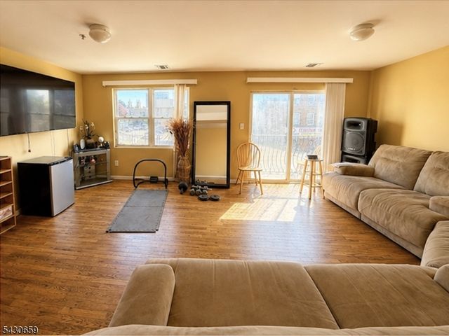 272 Orange St, Newark City, NJ 07103
