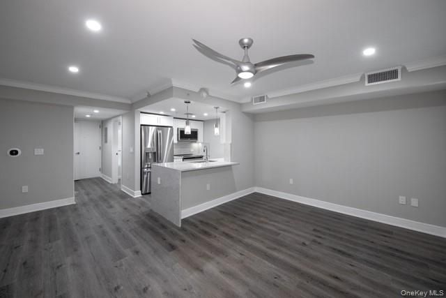 100 Glen Street N2409, Glen Cove, NY 11542