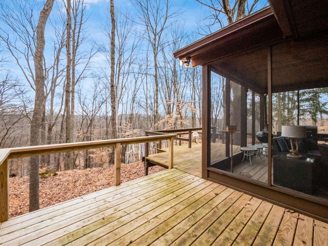1060 Fox Lane, Sugar Grove, OH 43155