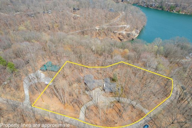 1060 Fox Lane, Sugar Grove, OH 43155