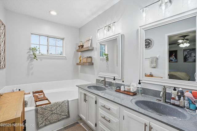 9709 UNDERWOOD Court, Jacksonville, FL 32221