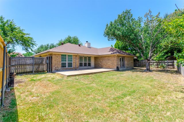 2506 Mckensie Lane, Grand Prairie, TX 75052