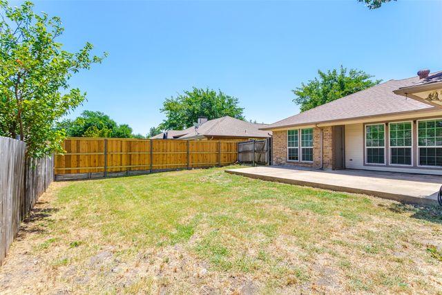 2506 Mckensie Lane, Grand Prairie, TX 75052