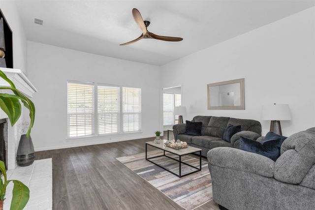 2506 Mckensie Lane, Grand Prairie, TX 75052