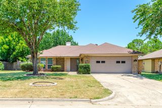 2506 Mckensie Lane, Grand Prairie, TX 75052