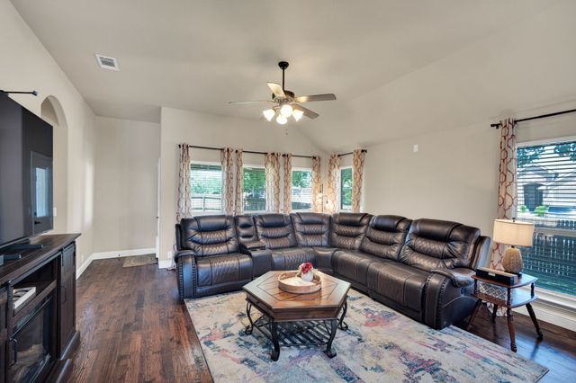 902 Calder Court, Anna, TX 75409
