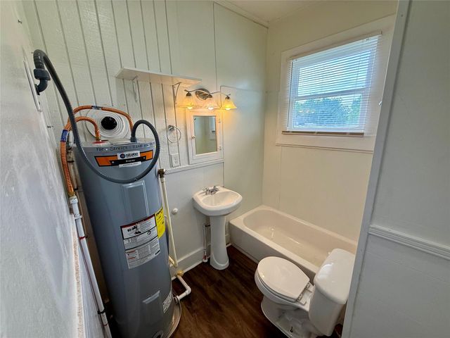 1403 14th Street 4, Huntsville, TX 77340