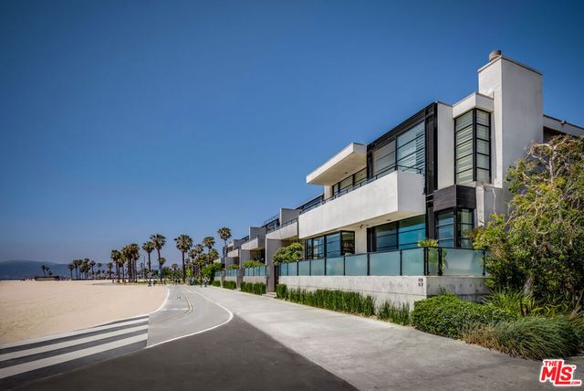 117 Ocean Front Walk, Santa Monica, CA 90291