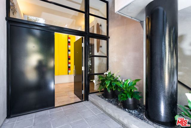 117 Ocean Front Walk, Santa Monica, CA 90291