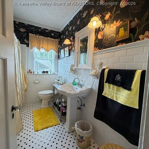 1599 Quarrier Street A, Charleston, WV 25311