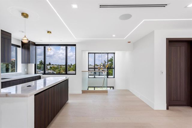 310 NE 2nd Street, Boca Raton, FL 33432
