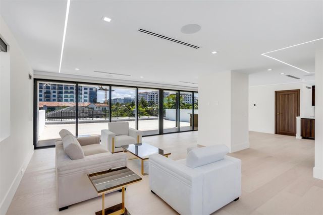 310 NE 2nd Street, Boca Raton, FL 33432