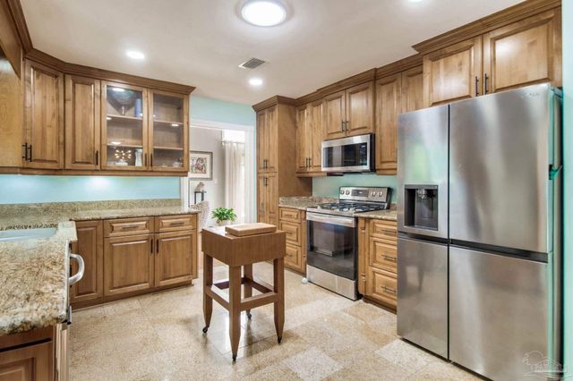 1050 Langley Ave, Pensacola, FL 32504