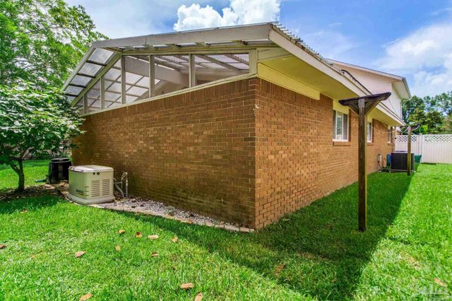 1050 Langley Ave, Pensacola, FL 32504