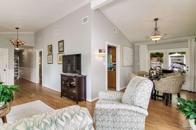 1050 Langley Ave, Pensacola, FL 32504