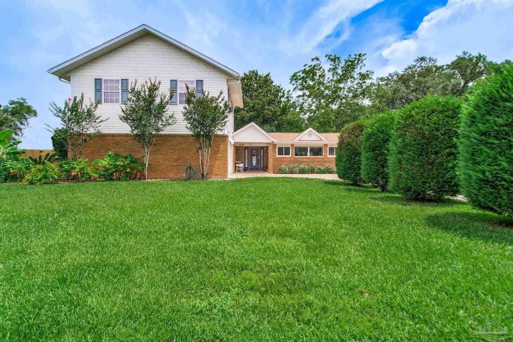 1050 Langley Ave, Pensacola, FL 32504