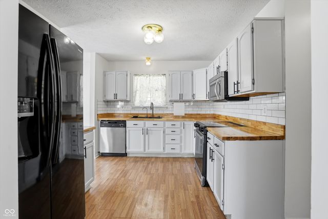 1882 Chatham Place, Danville, IN 46122