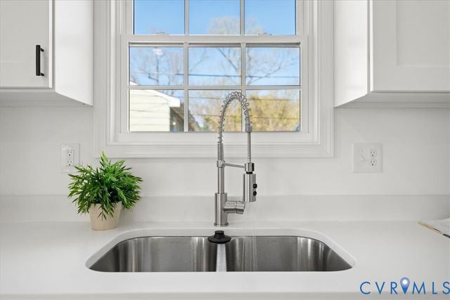 811 Spruce St, Hopewell, VA 23860