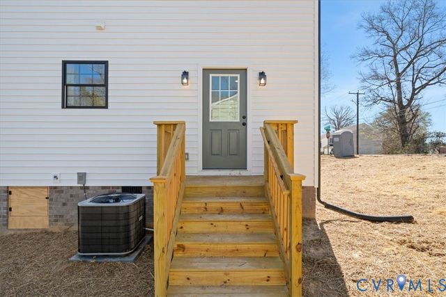 811 Spruce St, Hopewell, VA 23860