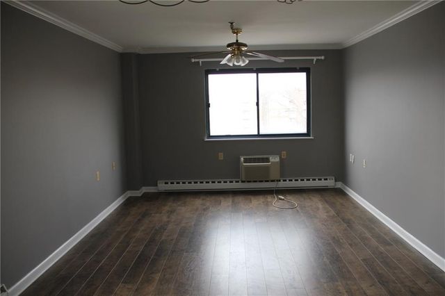 51 Schuyler Avenue 5A, Stamford, CT 06902