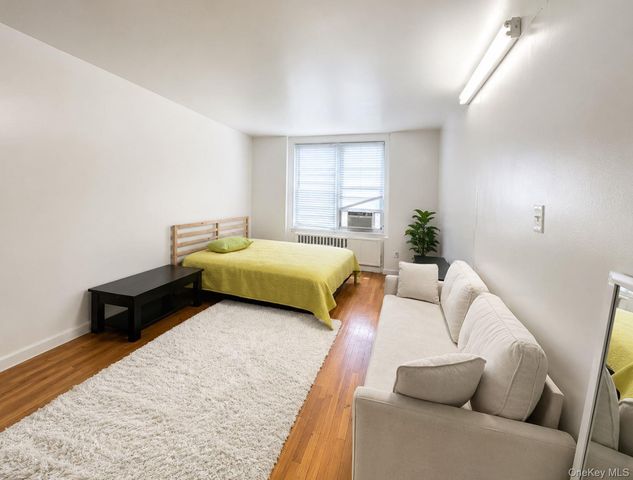 8616 60th Avenue 3P, Elmhurst, NY 11373