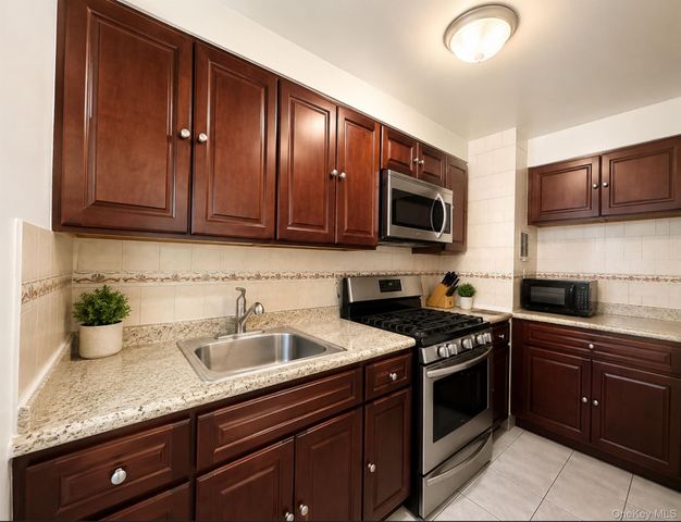 8616 60th Avenue 3P, Elmhurst, NY 11373