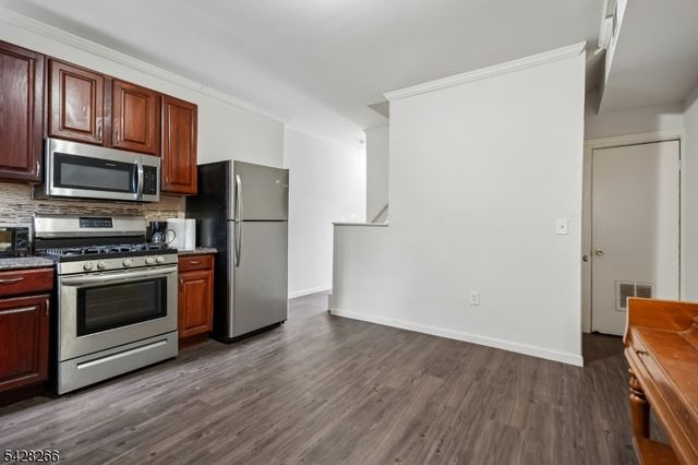 124 Highland Ave, Newark City, NJ 07104