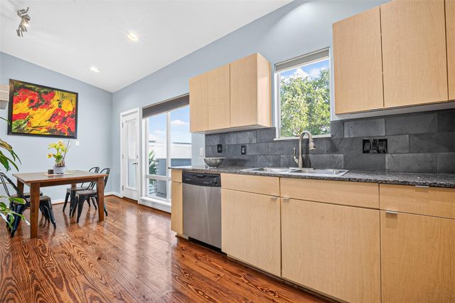 5920 Fairdale Lane 10, Houston, TX 77057