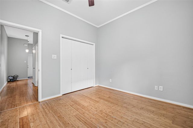 5920 Fairdale Lane 10, Houston, TX 77057