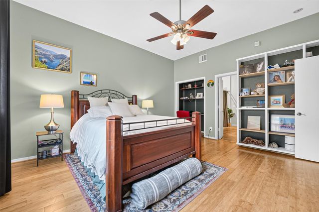 5920 Fairdale Lane 10, Houston, TX 77057