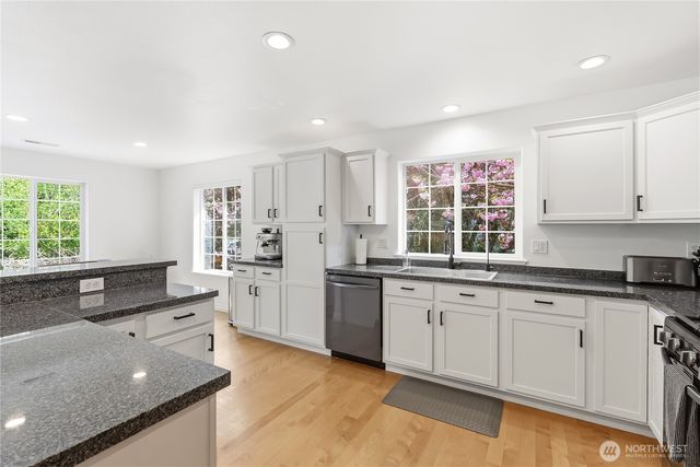 1376 N Parkstone Court, Bellingham, WA 98229