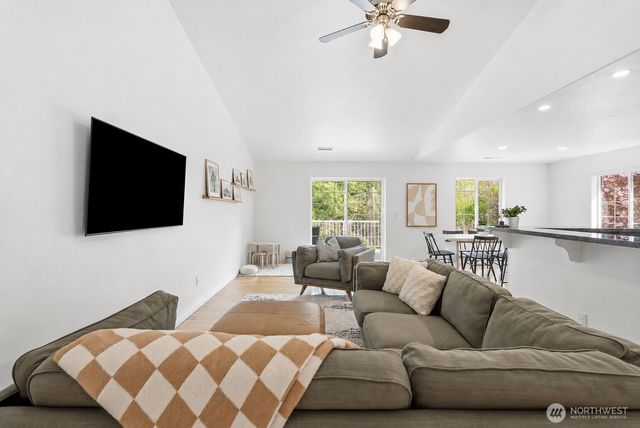 1376 N Parkstone Court, Bellingham, WA 98229