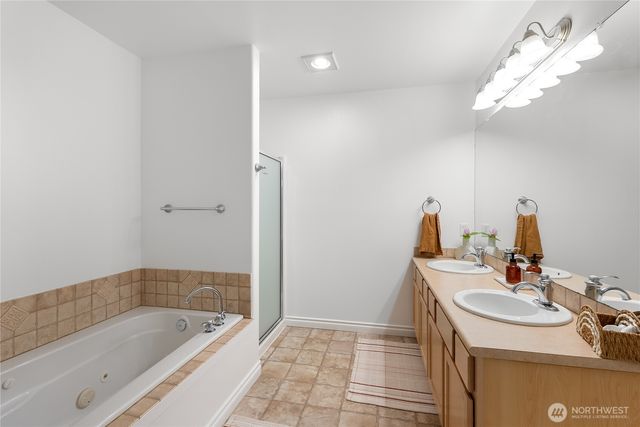 1376 N Parkstone Court, Bellingham, WA 98229