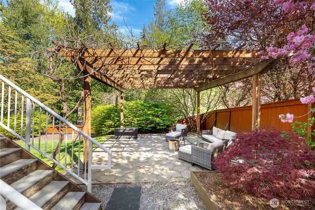 1376 N Parkstone Court, Bellingham, WA 98229