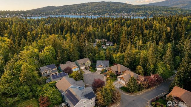 1376 N Parkstone Court, Bellingham, WA 98229