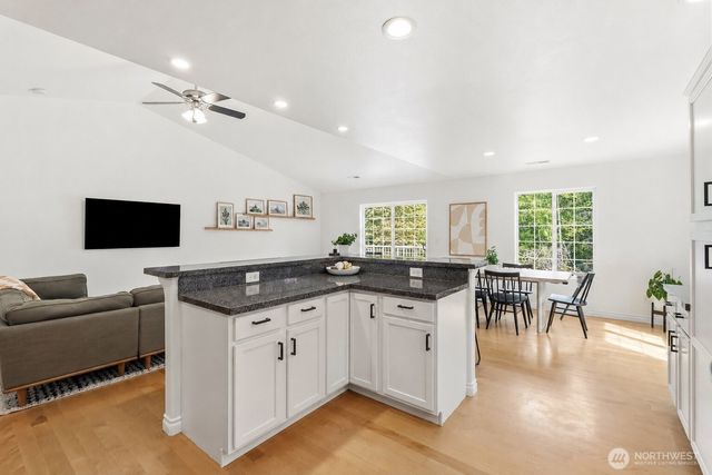 1376 N Parkstone Court, Bellingham, WA 98229