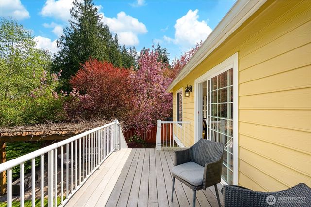 1376 N Parkstone Court, Bellingham, WA 98229