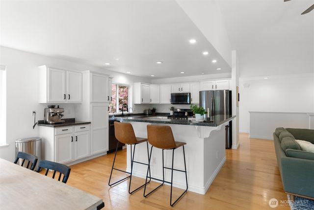 1376 N Parkstone Court, Bellingham, WA 98229