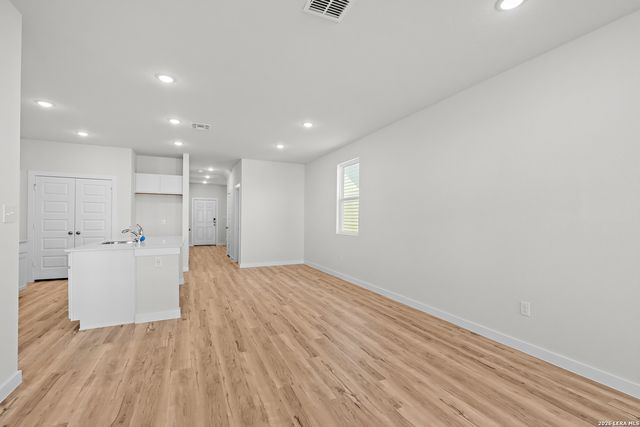 5611 Franklin Hills, Von Ormy, TX 78073