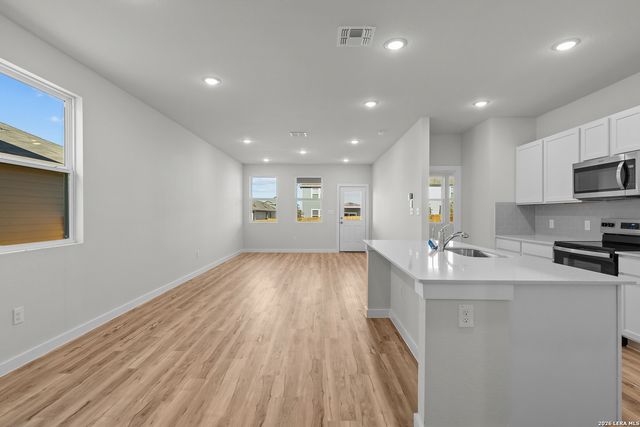 5611 Franklin Hills, Von Ormy, TX 78073