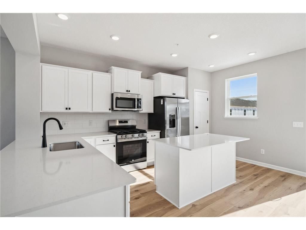 6770 Wildflower Way, Minnetrista, MN 55364