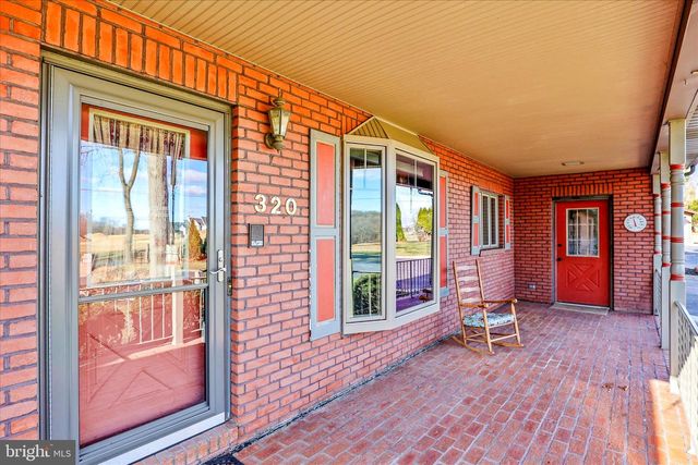 320 DUBS CHURCH RD, Hanover, PA 17331