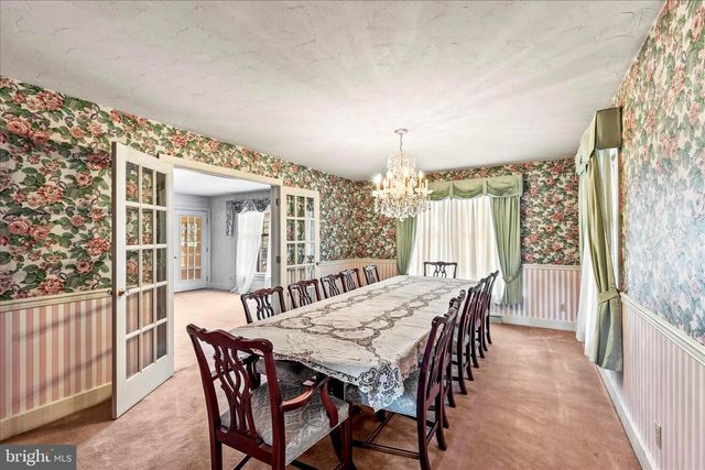 320 DUBS CHURCH RD, Hanover, PA 17331