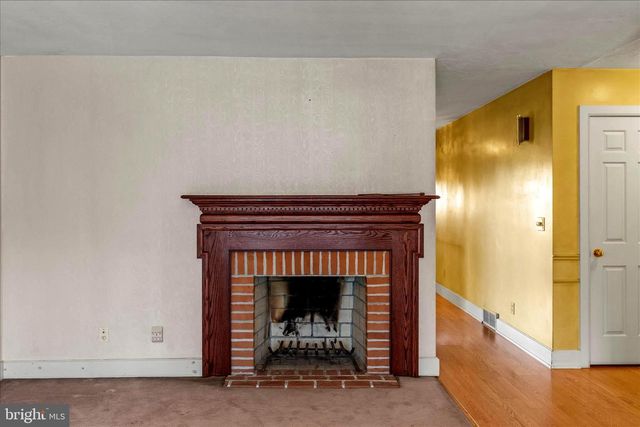 320 DUBS CHURCH RD, Hanover, PA 17331